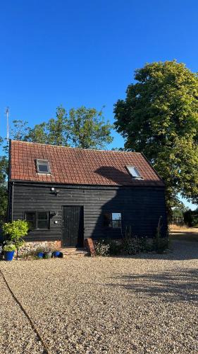 Depden Apartment | Gorgeous comfortable barn with huge private orchard in quiet Suffolk location