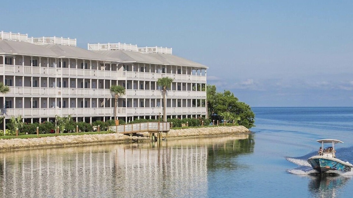 New Town Condo | Gorgeous Condo at Hyatt Beach House fantastic amenities