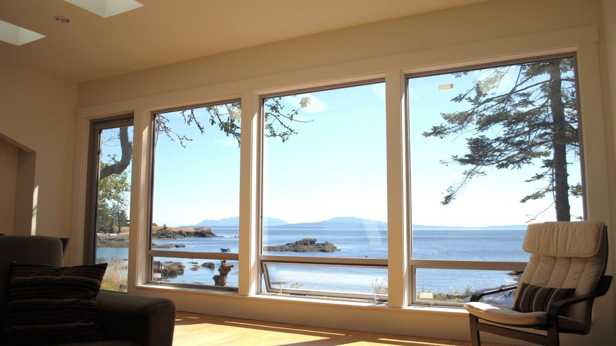 Pender Island Cottage | Gorgeous Cottage on Low Bank Beachfront near Brooks Point, Watch Whales!