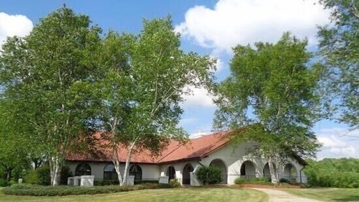 Punxsutawney House | Gorgeous Country Home in Nature