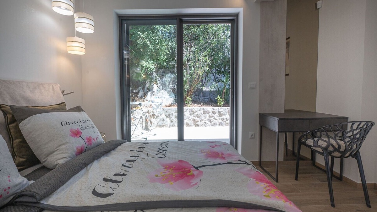 Cove Murtar Villa | Gorgeous Croatian Villa | Villa Hana | 3 Bedrooms | Heated Pool & 2 Mooring.