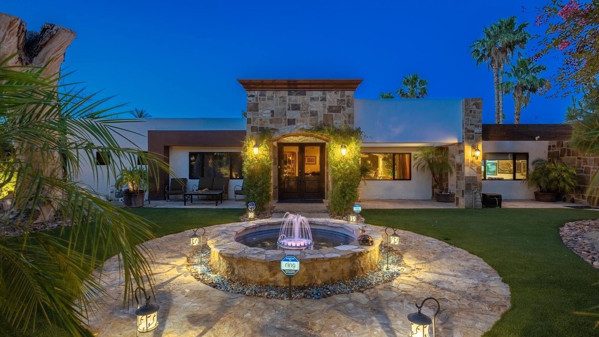 Magnesia Falls Cove House | Gorgeous Custom-Built Italian Villa! Minimum Stays are 28+ days. 20 % Discount.