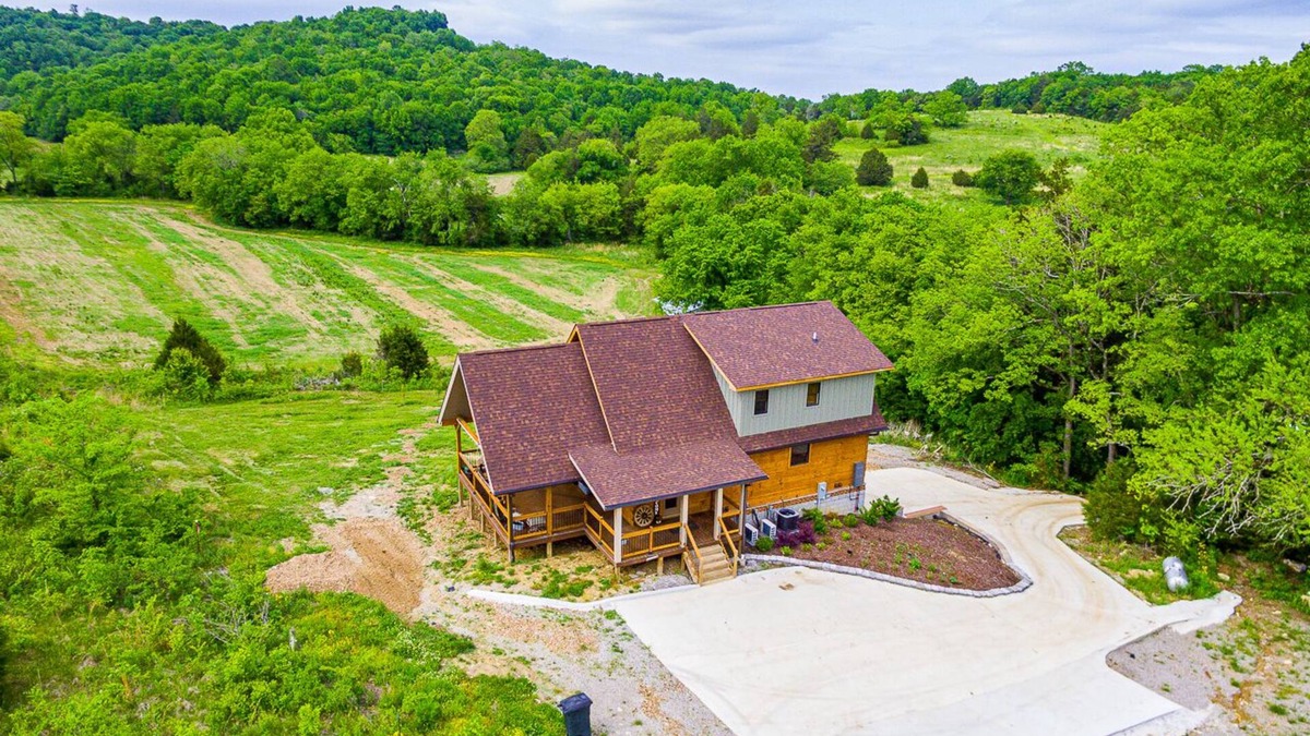 Lincoln County Cabin | Gorgeous custom log cabin on 185 acres