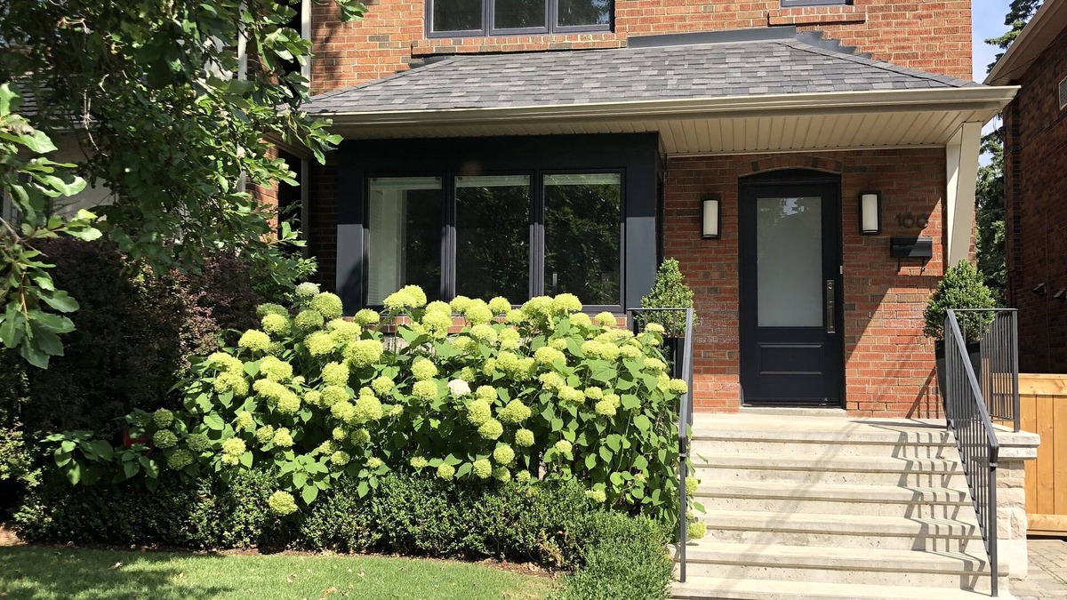 Yonge and Lawrence House | Gorgeous detached house in north Lawrence Park
