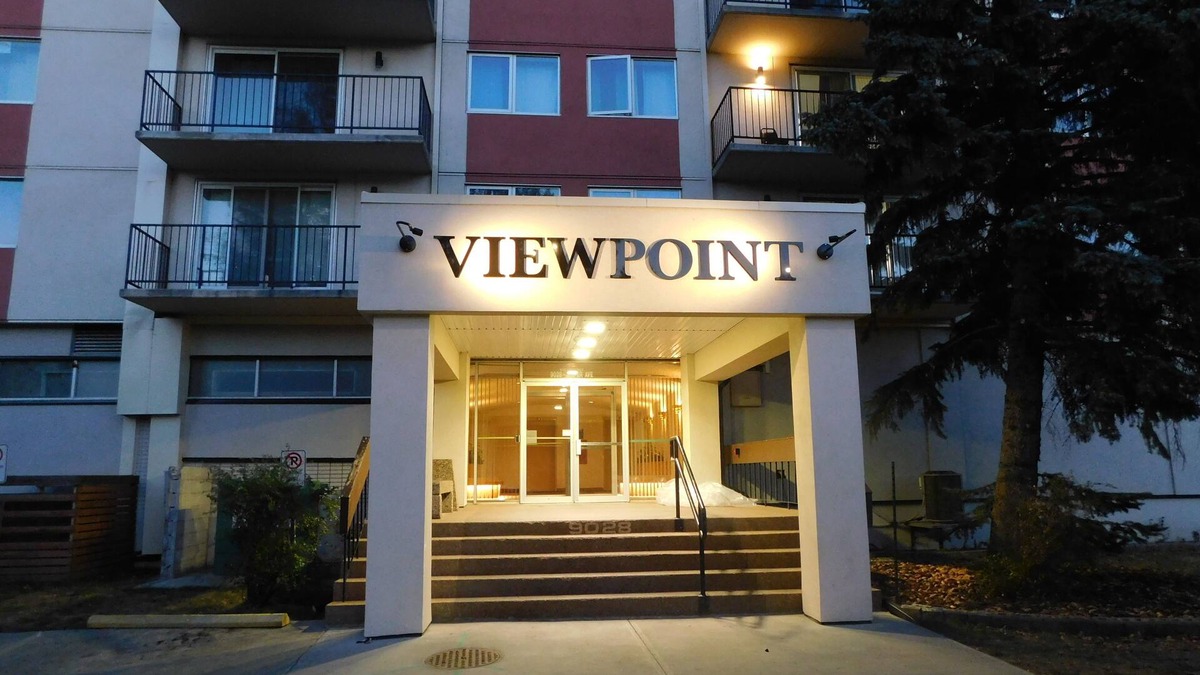 North Central Edmonton Condo | Gorgeous Downtown Sunset Views! Minutes Away From So Much, Yet Nice And Quiet!