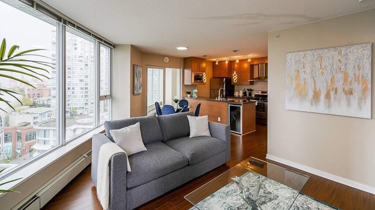 Crosstown Apartment | Gorgeous Downtown Unit with City Views