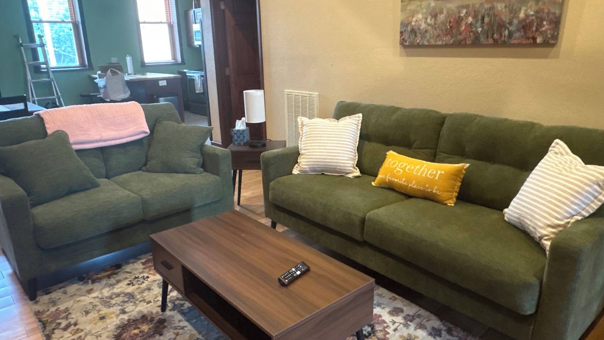 New Franklin Apartment | Gorgeous, downtownnapartment w/laundry in unit