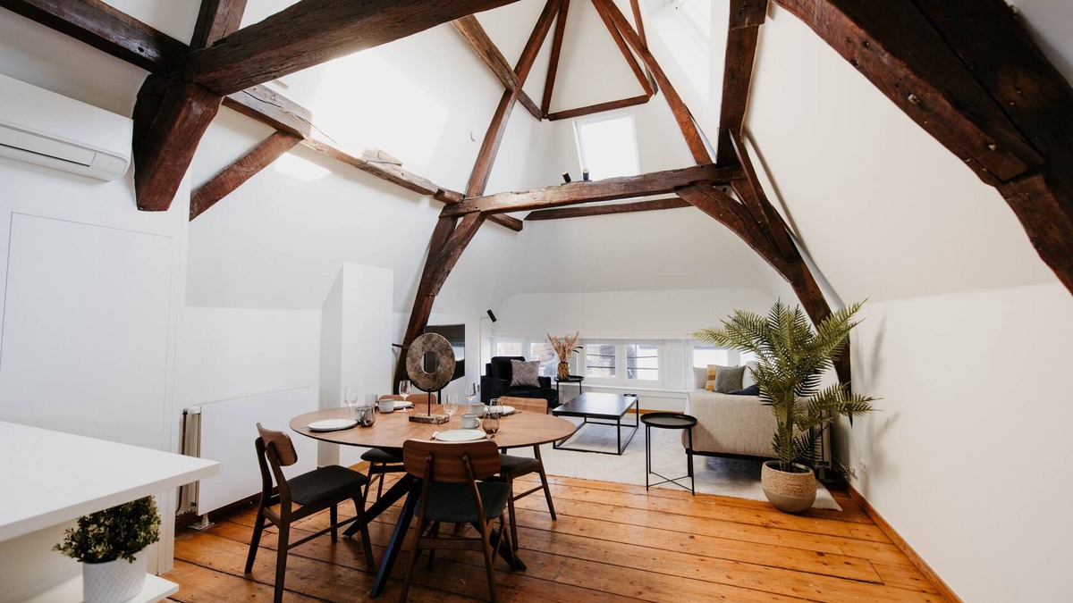 University District Apartment | Gorgeous Duplex Apartment in old City Centre