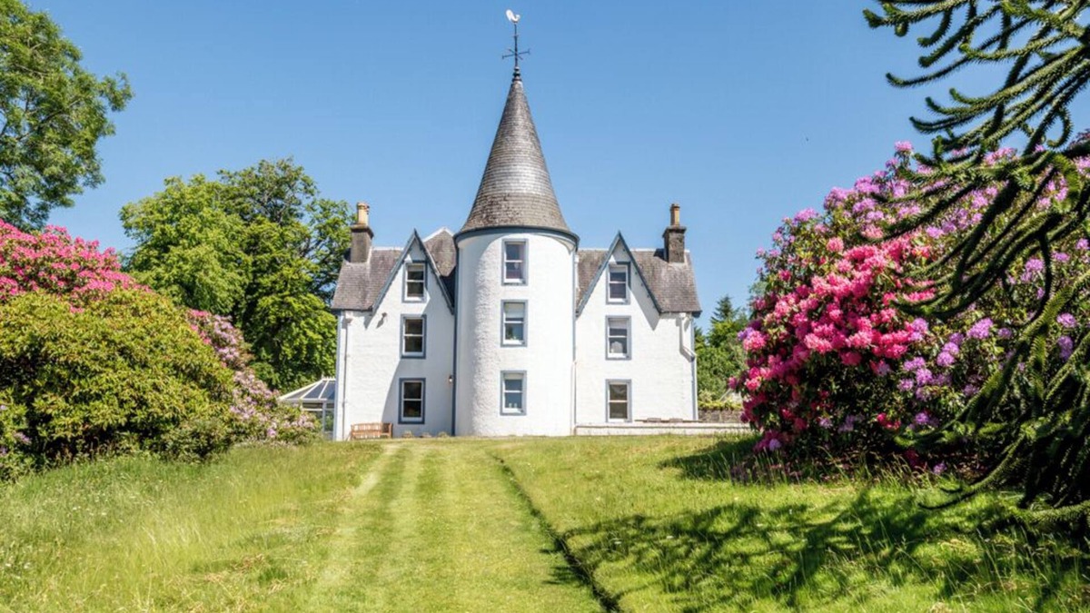 Dunblane House | Gorgeous Estate House W/spectacular Views