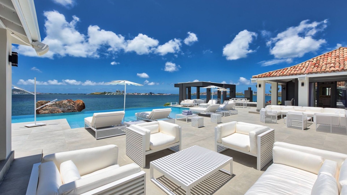 Les Terres Basses Villa | Gorgeous Five bedroom villa on Simpson Bay