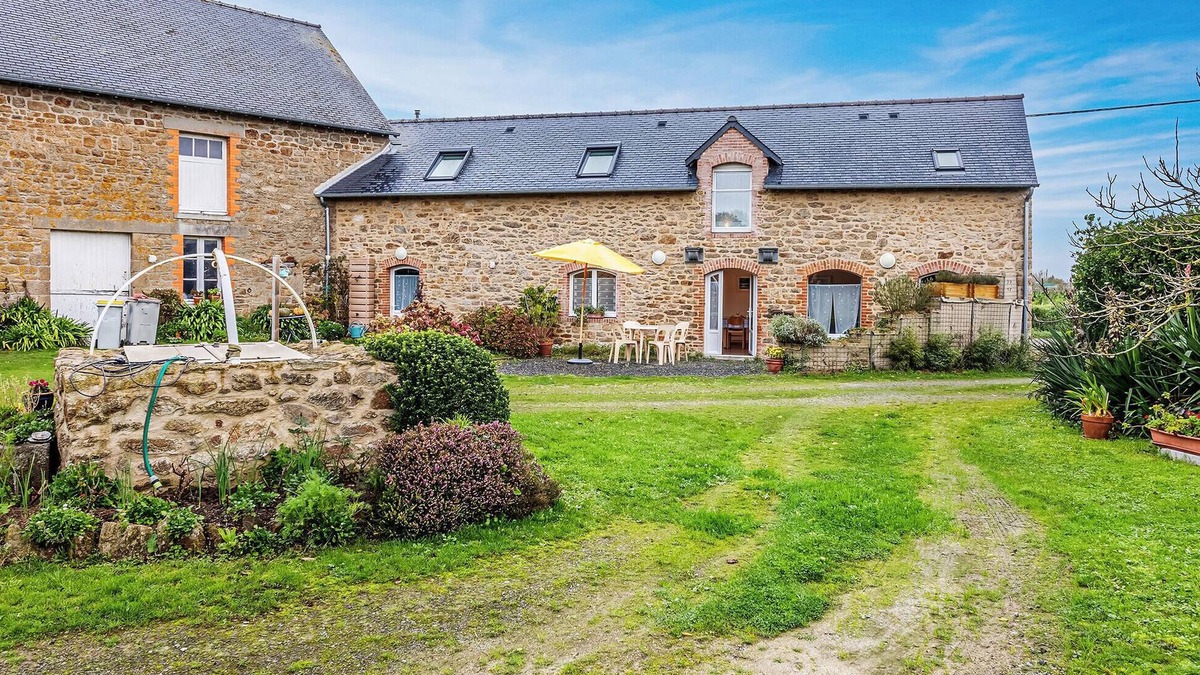 Saint-Meloir-des-Ondes House | Gorgeous home in Saint-Méloir-des-Ondes