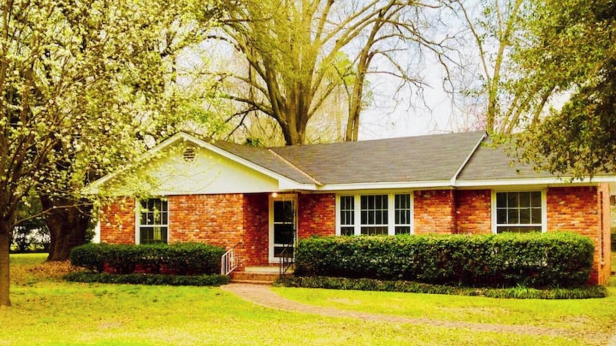 Monroe Cottage | Gorgeous Garden District Cottage