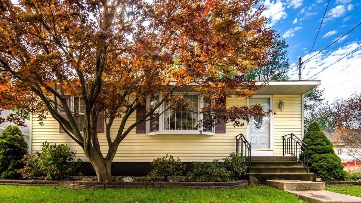 McKownville Cottage | Gorgeous Garden Getaway 1943 Eagle Hill