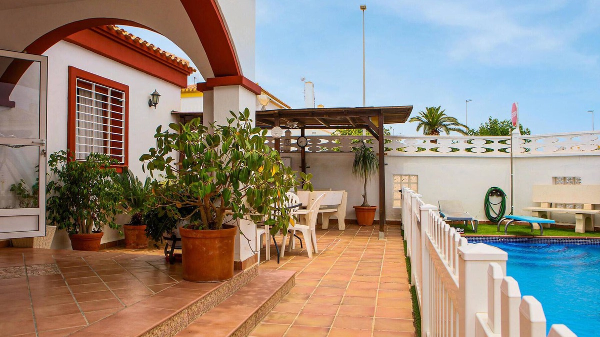Pueblo Latino House | Gorgeous home in Pilar de la Horadada