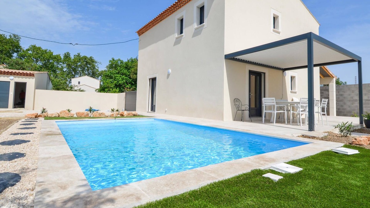 Saint-Martin-de-Crau House | Gorgeous home in Saint-Martin-de-Crau