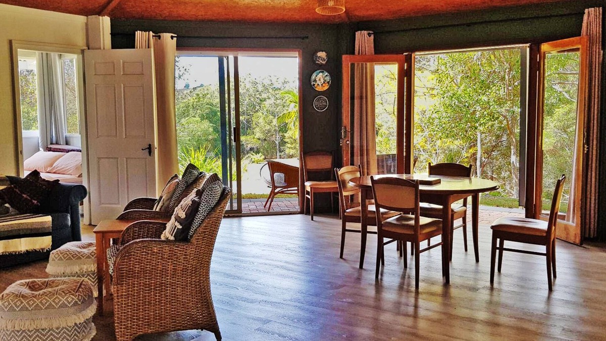 Wolvi House | Gorgeous handcrafted octagonal home 45 Minutes to Noosa on 5 private acres.
