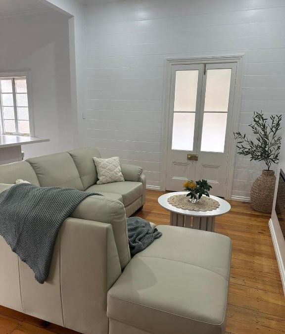 Wellington Point House | Gorgeous Heritage Home