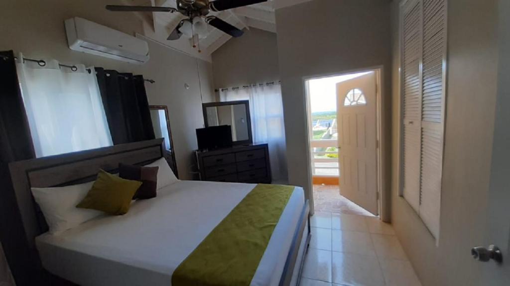Runaway Bay Apartment | Gorgeous hideout, close to tourist attractions in Jamaica