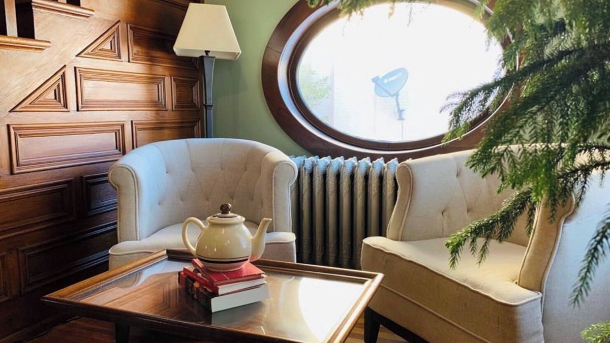Everett House | Gorgeous, Historic Gem in the Heart of Everett w/Private Patio/Sitting Porch