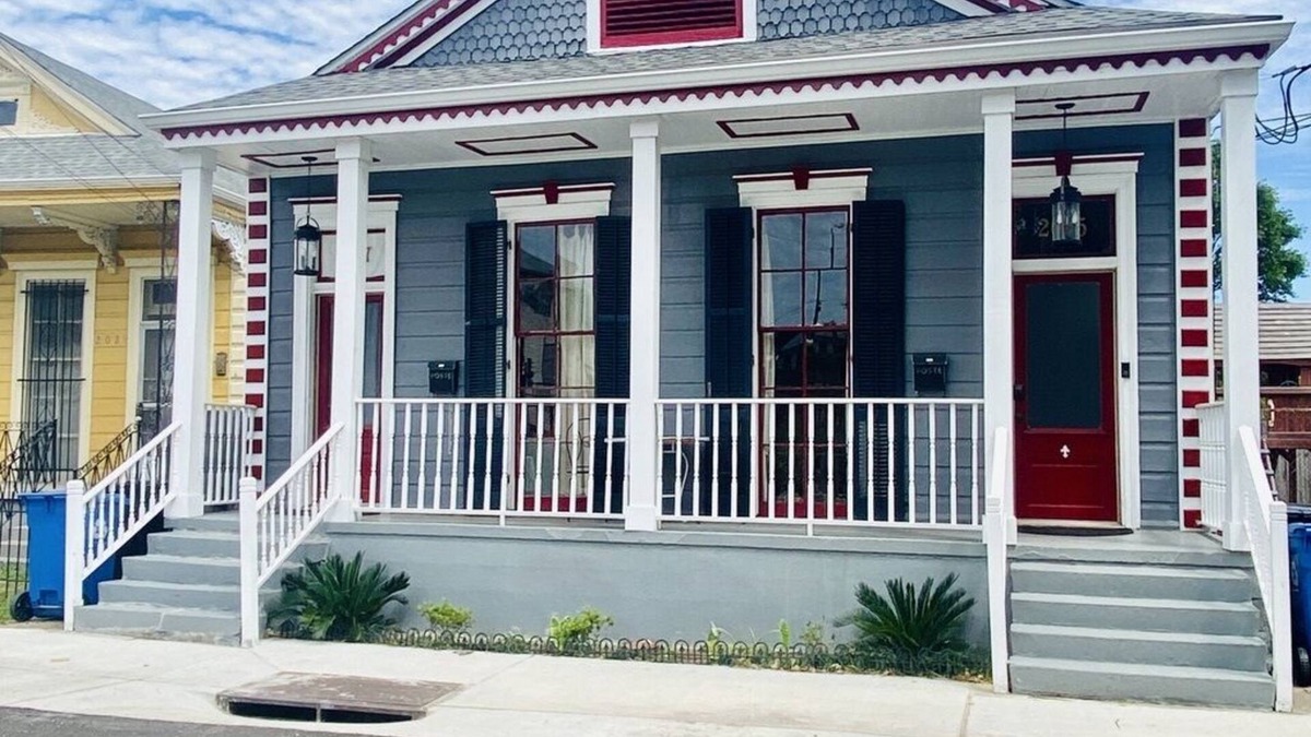 Faubourg Delassize House | Gorgeous Historic House Near St Charles Avenue