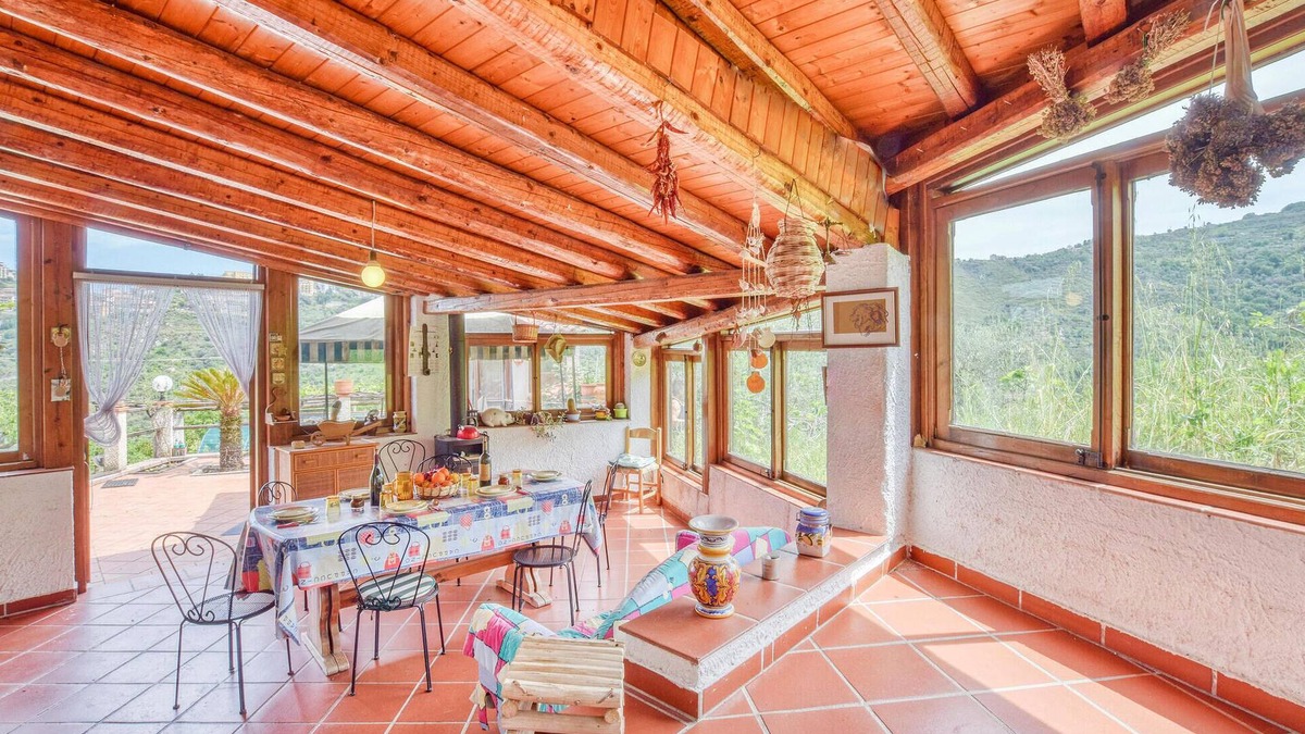 San Marco d'Alunzio House | Gorgeous home in San Marco D'Alunzio