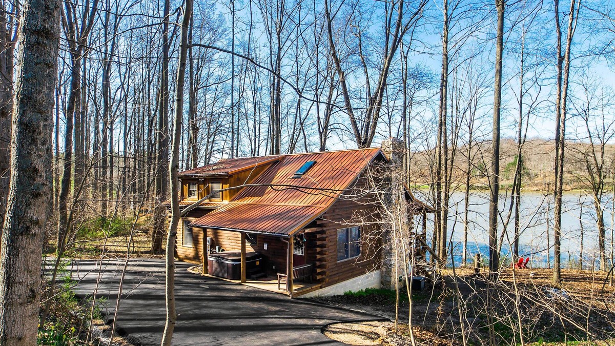 Logan Cabin | Gorgeous Hocking Hills Lake Front Cabin Right On Lake Logan - Near All The Sites