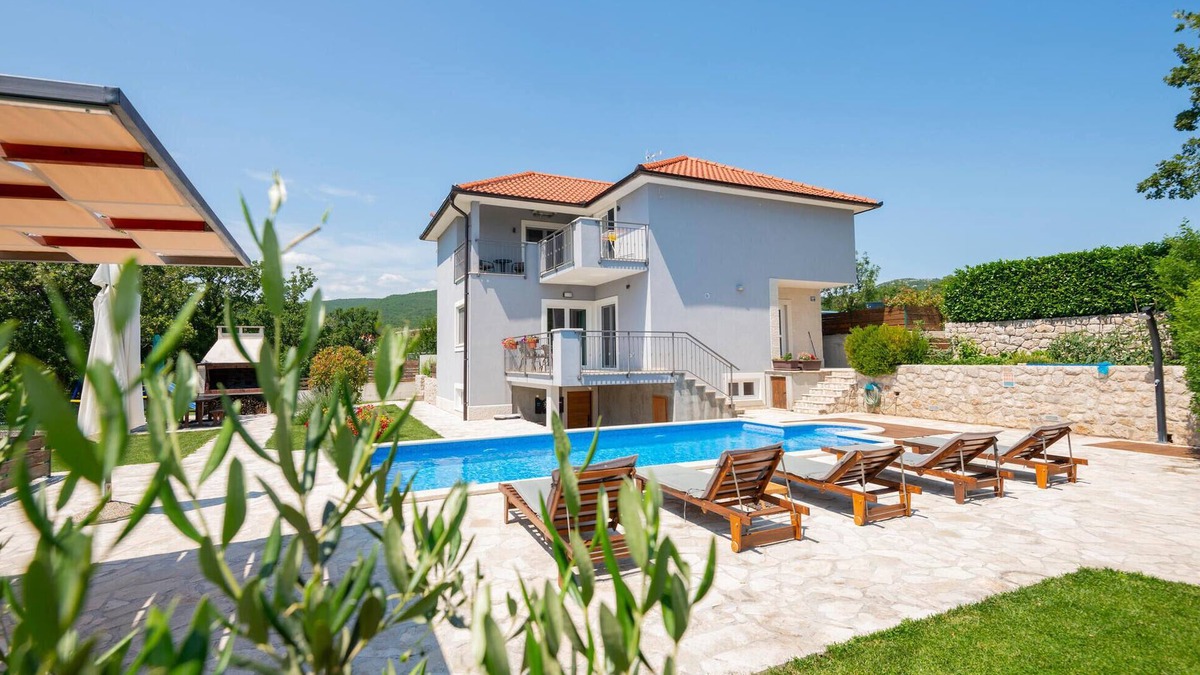 Central Dalmatia House | Gorgeous home in Blato na Cetini