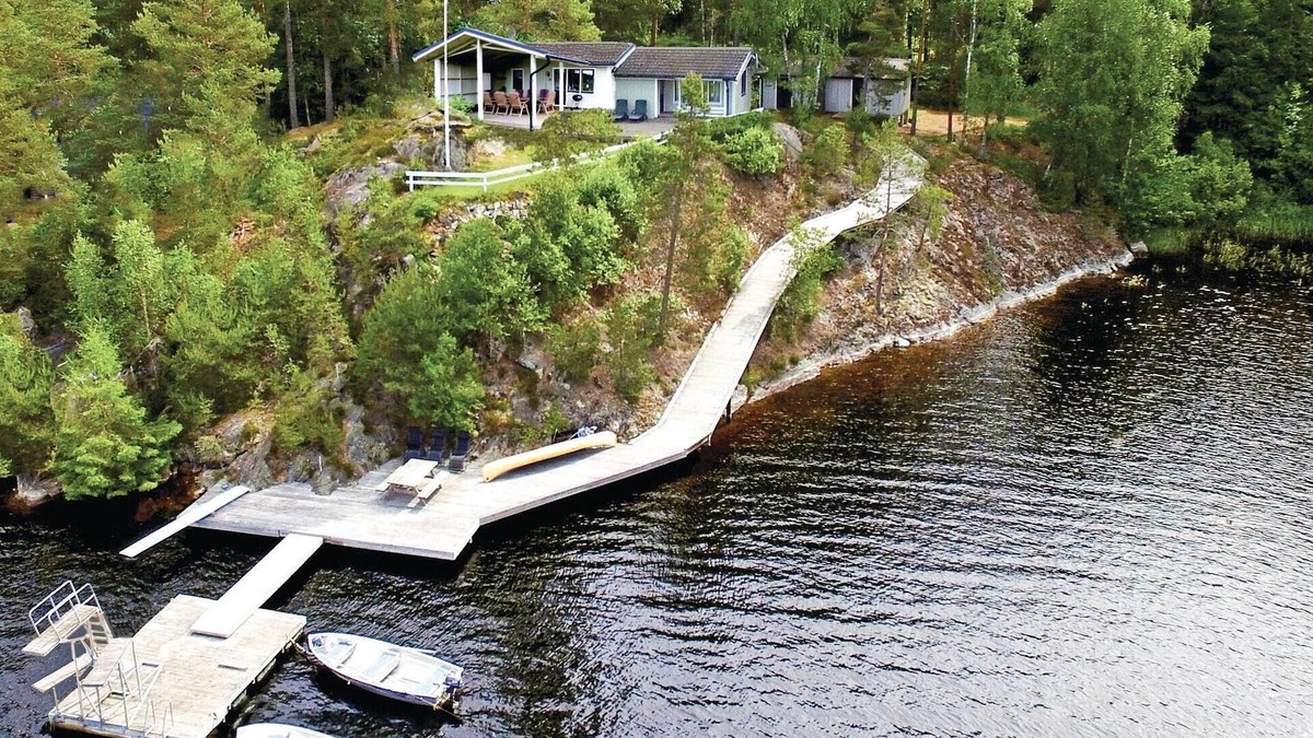 Ostra Viker House | Gorgeous home in årjäng