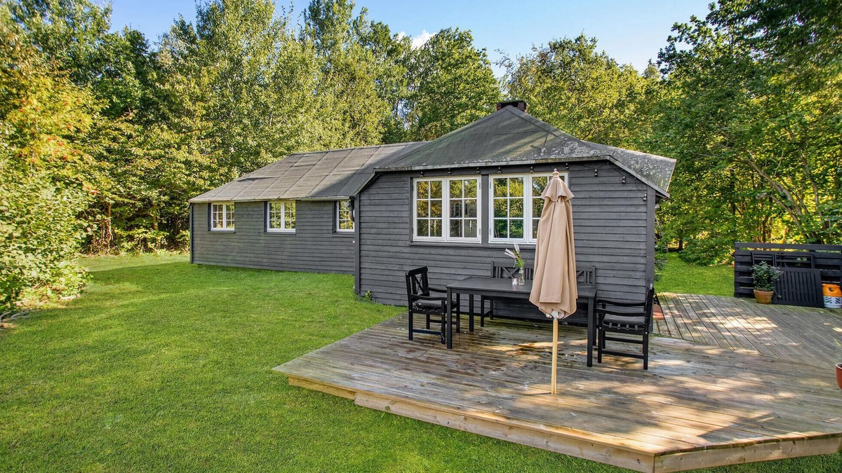 Boderne House | Gorgeous home in Aakirkeby with WiFi