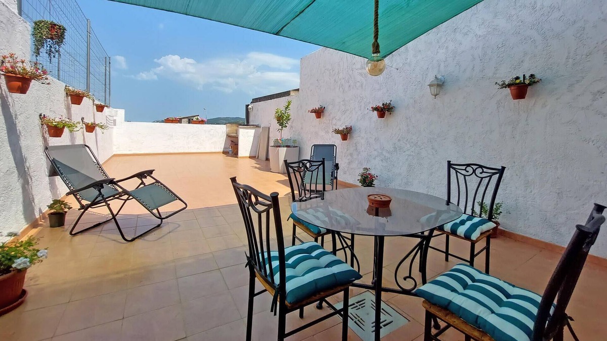 Ador House | Gorgeous home in Ador with WiFi