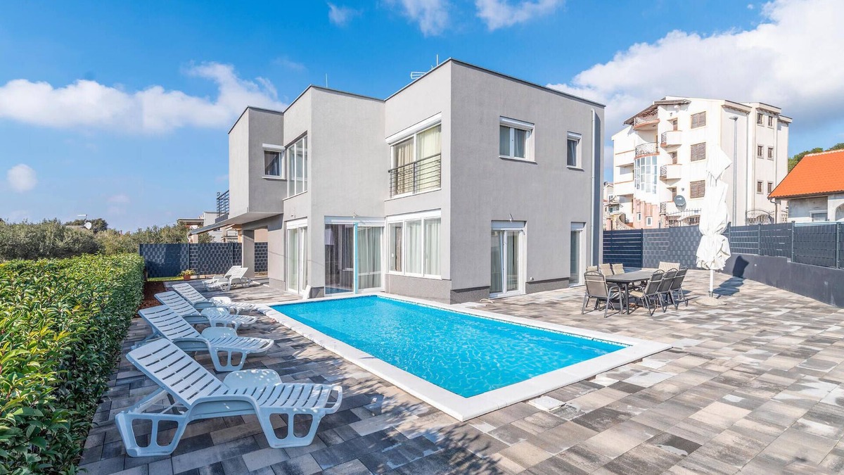 Bibinje House | Gorgeous home in Bibinje with WiFi