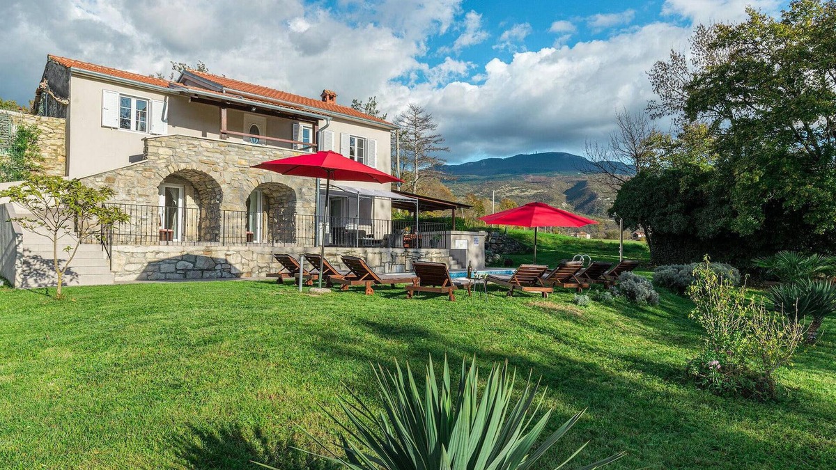Boljun House | Gorgeous home in Boljun