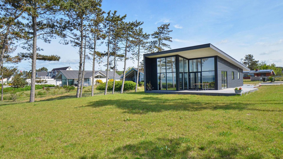 Vibæk Strand House | Gorgeous home in Ebeltoft with WiFi