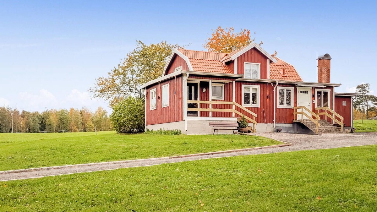 Eksjo Municipality House | Gorgeous home in Eksjö with kitchen