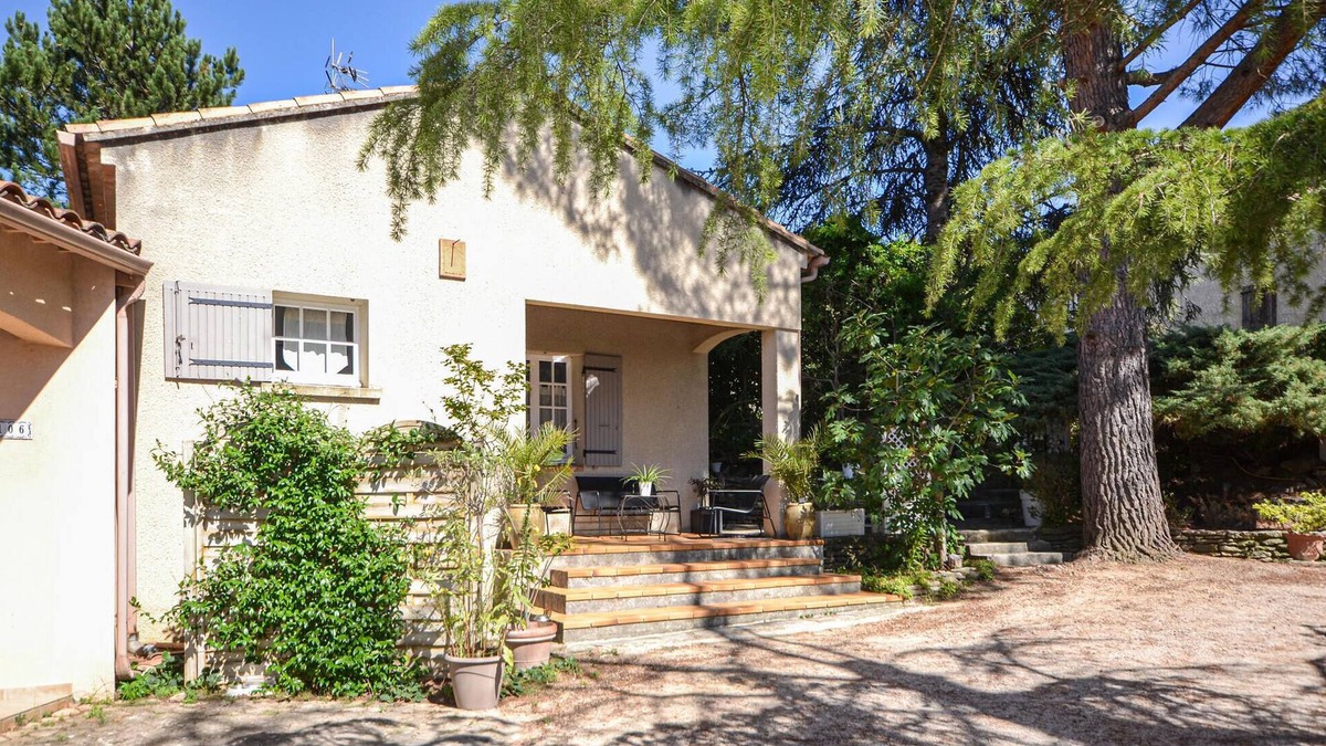 Entrechaux House | Gorgeous home in Entrechaux