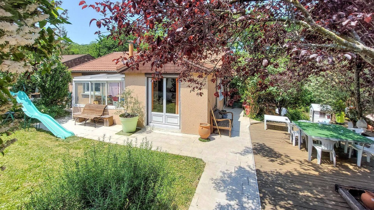 Francheville House | Gorgeous home in Francheville with WiFi