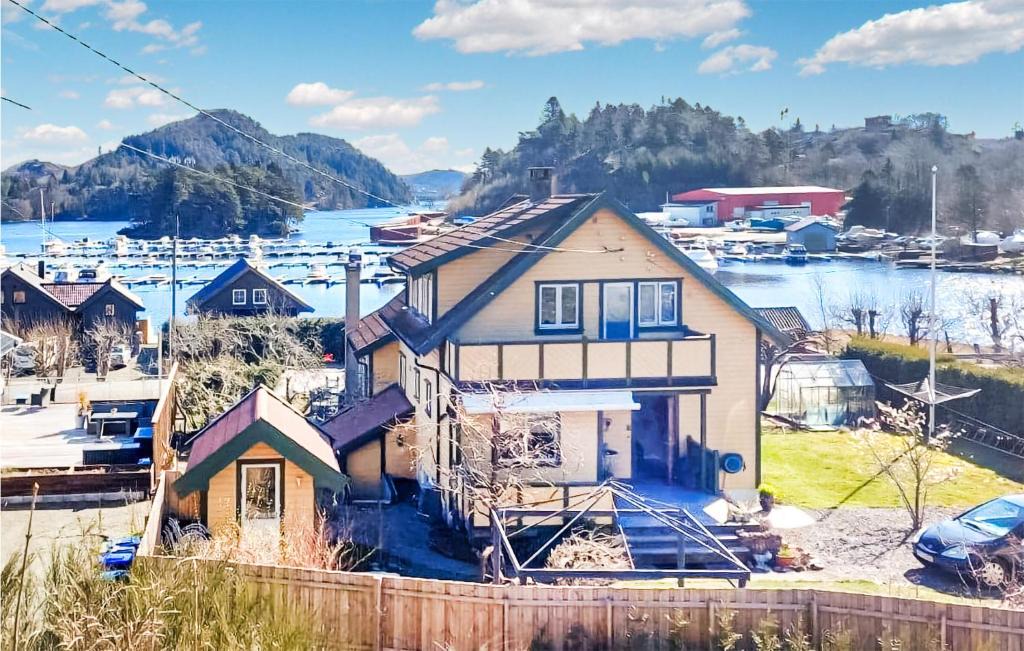 Farsund House | Gorgeous Home In Farsund With Kitchen