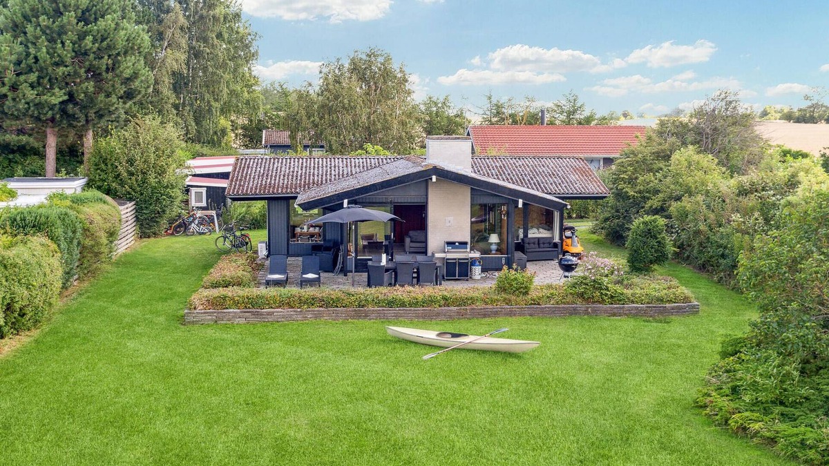 Fej House | Gorgeous home in Fejø with WiFi