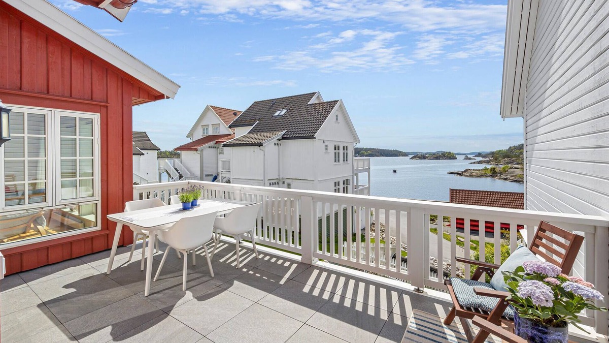 Gjeving House | Gorgeous home in Gjeving with WiFi