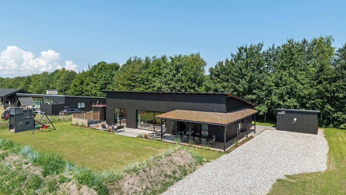 Nørre Hurup House | Gorgeous home in Hadsund with kitchen
