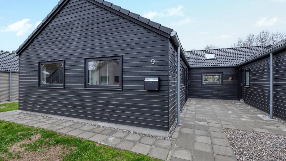 Jesendorf House | Gorgeous home in Jesendorf with sauna