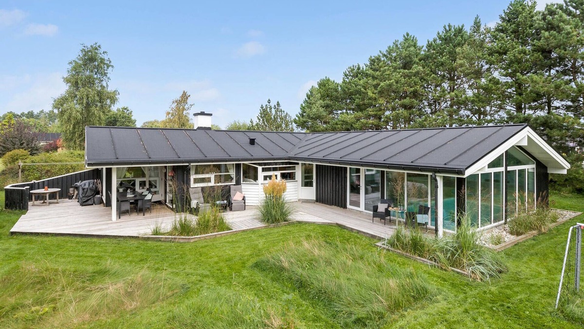 Skodshoved House | Gorgeous home in Knebel with sauna
