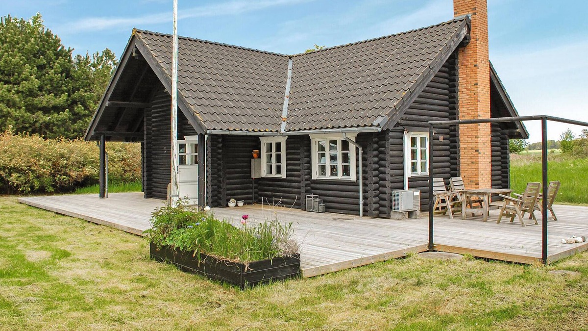 Skodshoved House | Gorgeous home in Knebel with WiFi