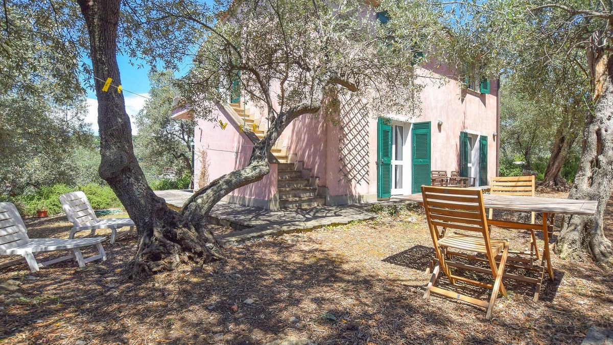 Le Grazie House | Gorgeous home in Le Grazie -SP-