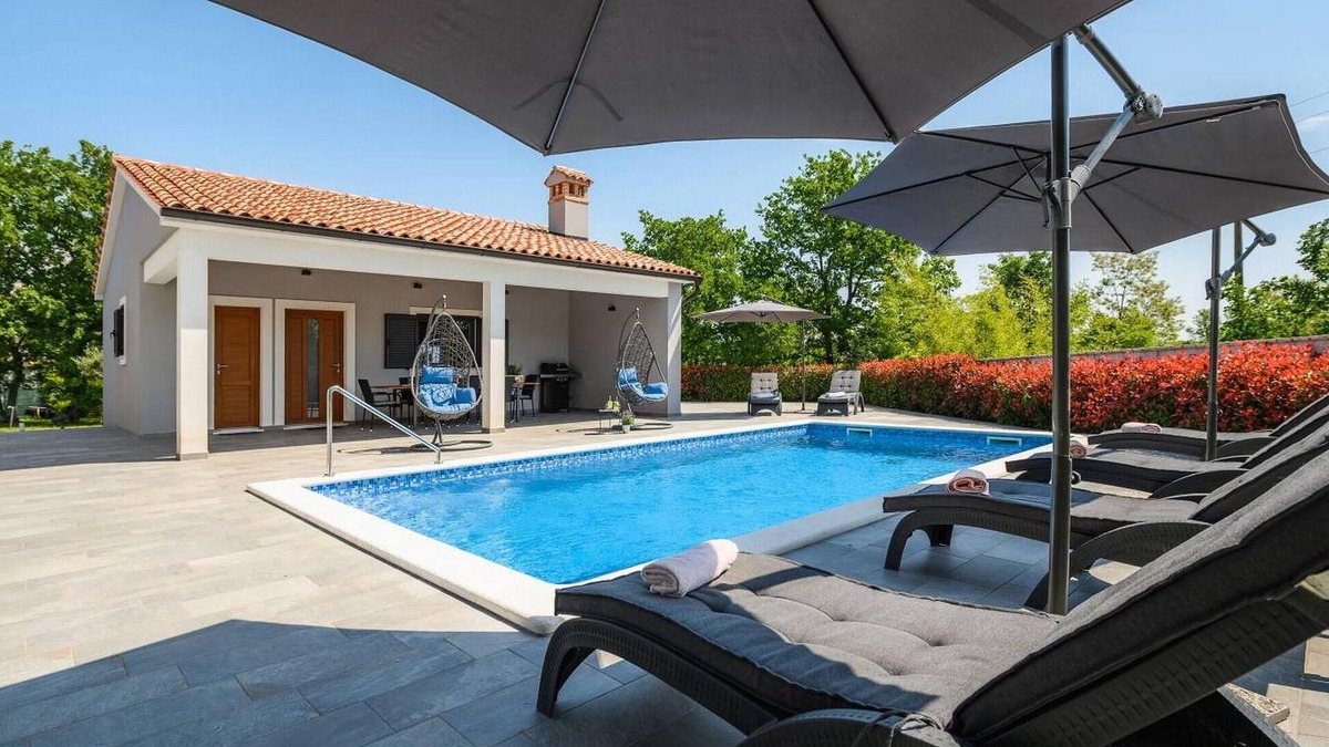 Becici House | Gorgeous home in Labin