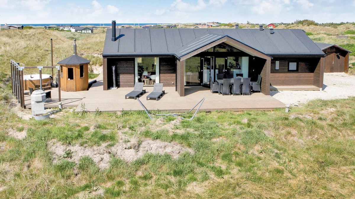 Grønhøj House | Gorgeous home in Løkken with WiFi