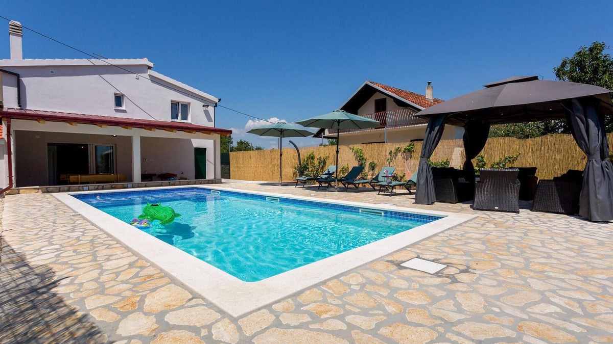 Lovrec House | Gorgeous home in Lovrec