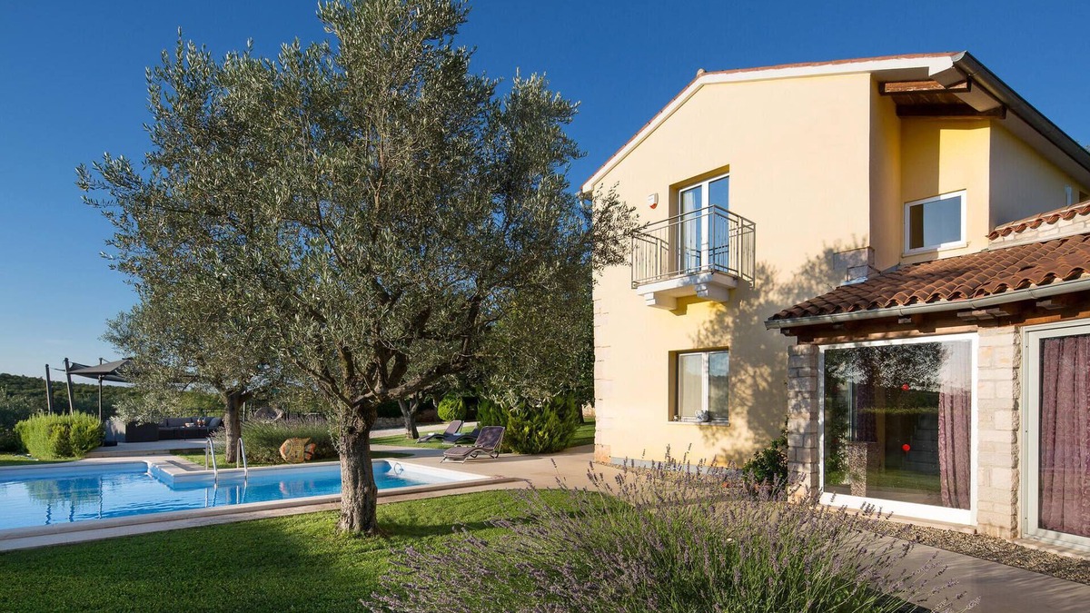 Sorici House | Gorgeous home in Matohanci