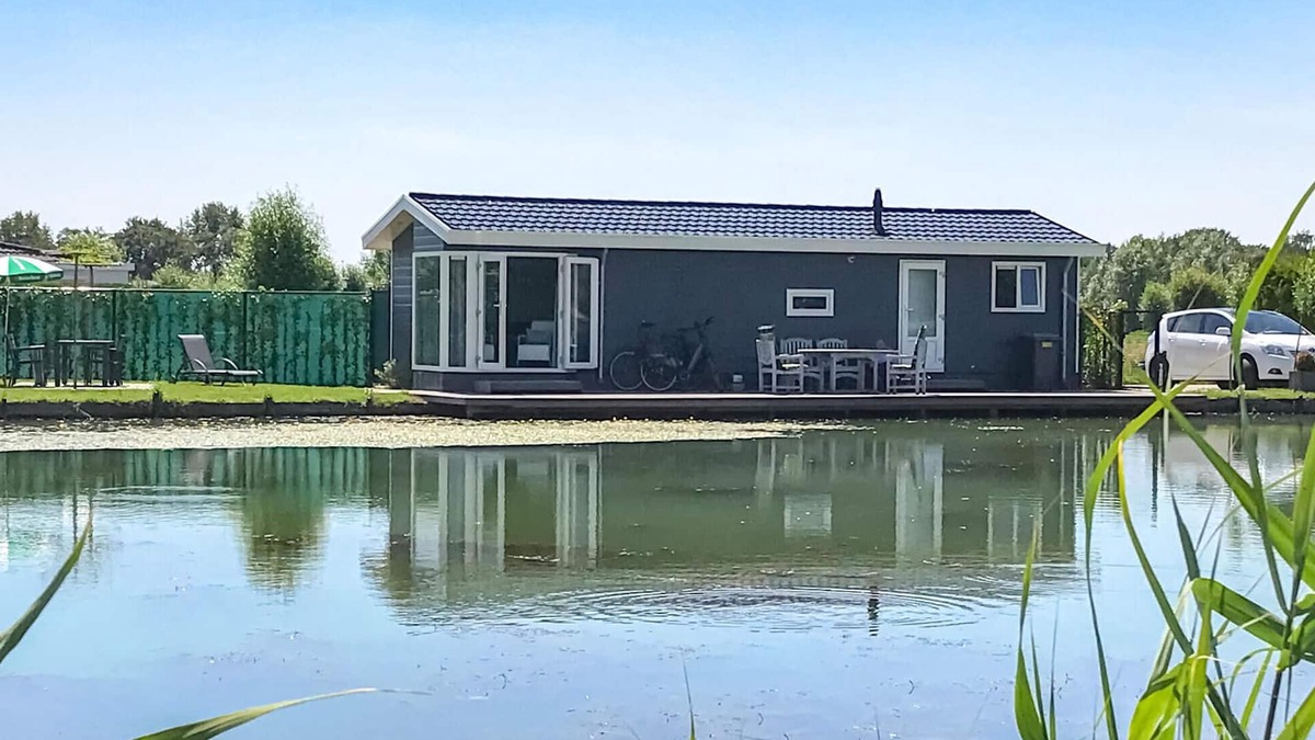 Molenschot House | Gorgeous home in Molenschot with WiFi