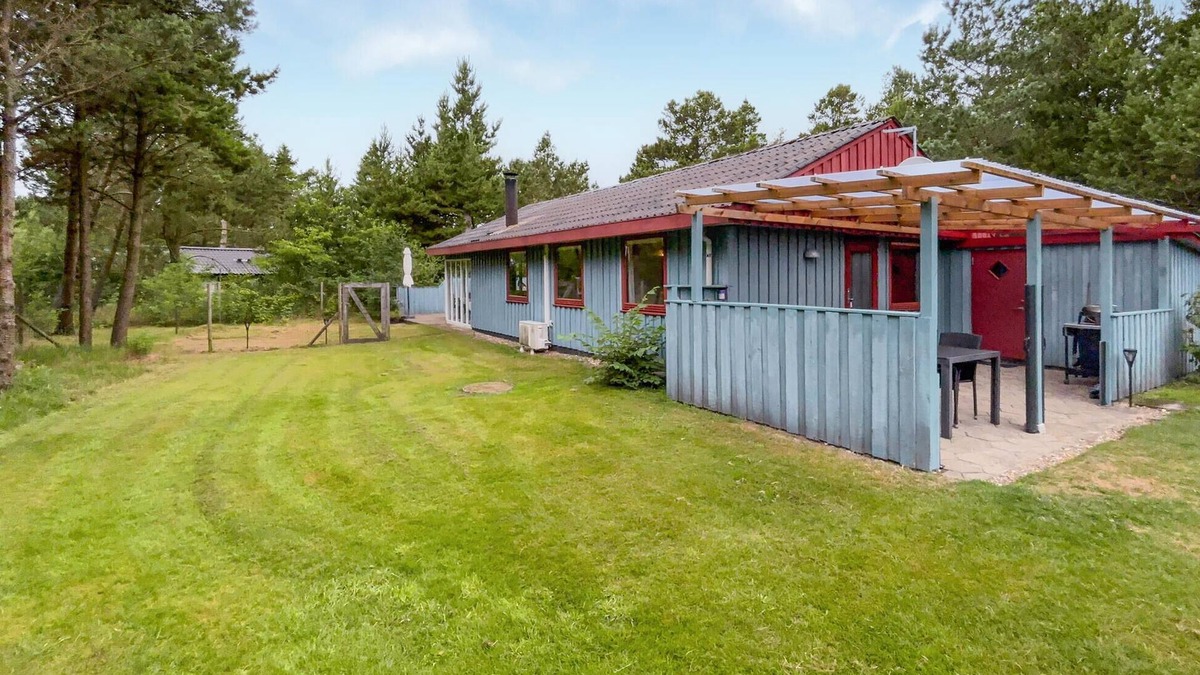 Houstrup House | Gorgeous home in Nørre Nebel with sauna